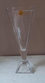 Nieuwe vaas Pyramide van Cristal d'Arques 32 cm hoogte, Overige kleuren, Nieuw, Ophalen of Verzenden, Glas