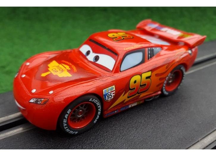 Carrera Go: Disney/Pixar Cars 2 Lightning McQueen, Enfants & Bébés, Jouets | Circuits, Utilisé, Circuit, Électrique, Carrera, Enlèvement ou Envoi