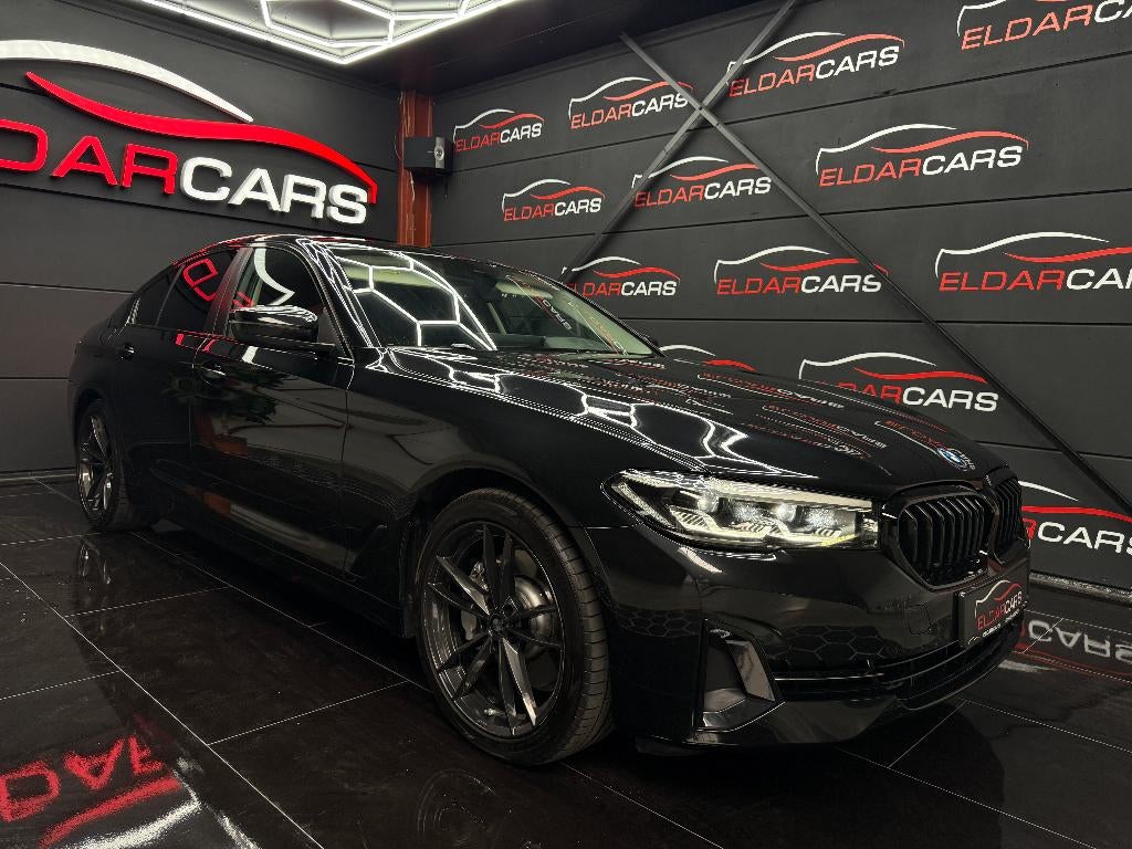 BMW 520e Benzine + Elektr. SPORT/Full Options/Garantie*, Auto's, BMW, Automaat, 4 cilinders, Zwart, Leder