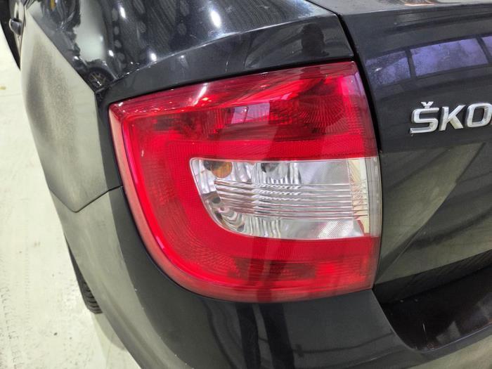 Achterlicht links van een Skoda Rapid, Auto-onderdelen, Verlichting, Skoda, Gebruikt, 3 maanden garantie, Ophalen of Verzenden