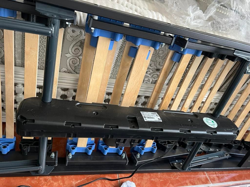 Lit électrique avec matelas – très bon état, Enlèvement ou Envoi