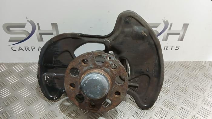 Fusee rechts-voor van een Mercedes E-Klasse, Gebruikt, -, Ophalen of Verzenden, -