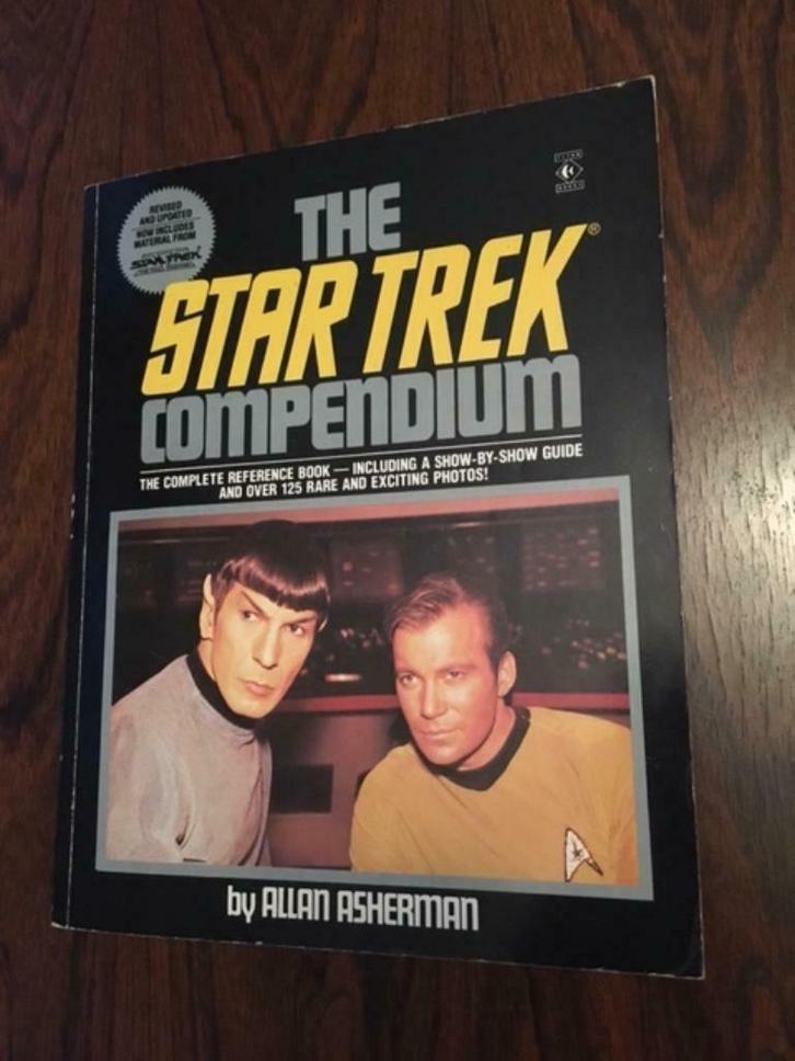 The Star Trek Compendium (1989), Boeken, Film, Tv en Media, Zo goed als nieuw, Ophalen