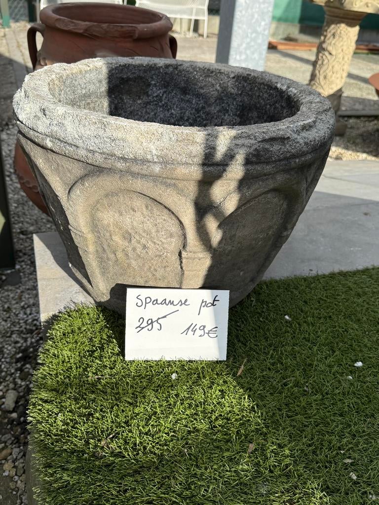 Bloembak of vaas in Spaanse zandsteen, Ophalen of Verzenden, Zo goed als nieuw