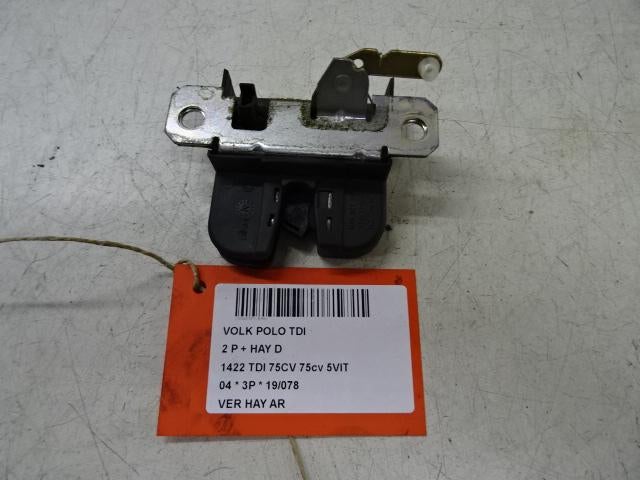 SERRURE COFFRE Volkswagen Polo IV (9N1 / 2/3) (6Q6827505B), Utilisé, Volkswagen, Haillon arrière