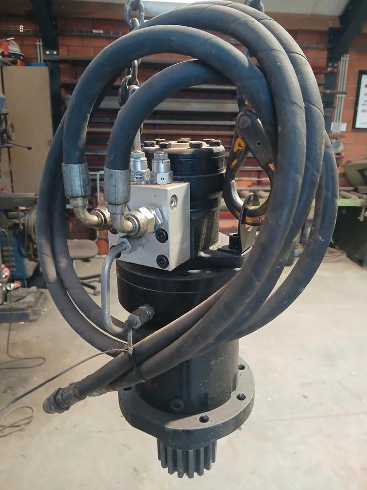 Hydrauliek motor, Zakelijke goederen, Machines en Bouw | Kranen en Graafmachines, Ophalen