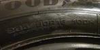 Pneus d'occasion Goodyear 235/60R16 100H + gantes en acier, Enlèvement