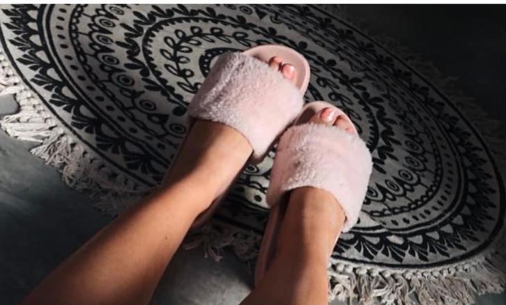 Photo de pied femme a la demande, Divers, Noël, Enlèvement ou Envoi