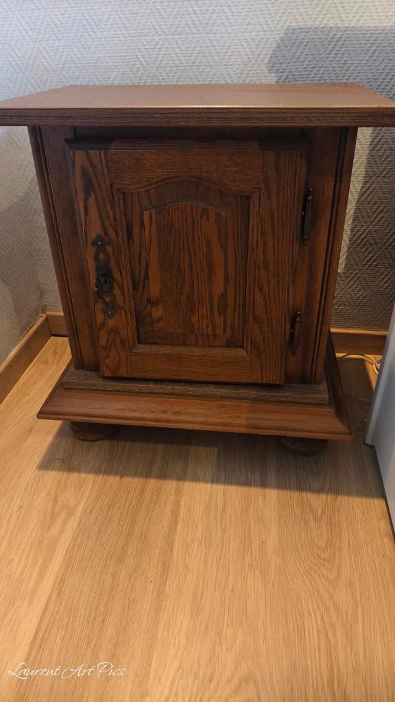 Table de chevet en bois, 45 à 65 cm, Comme neuf, Enlèvement, 55 à 70 cm