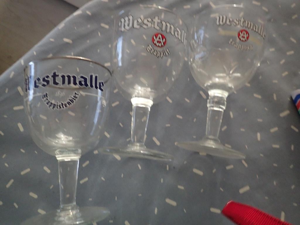 Westmalle kleine glazen 25 cl : diverse 3 stuks, Verzamelen, Biermerken, Ophalen, Zo goed als nieuw, Glas of Glazen, Overige merken