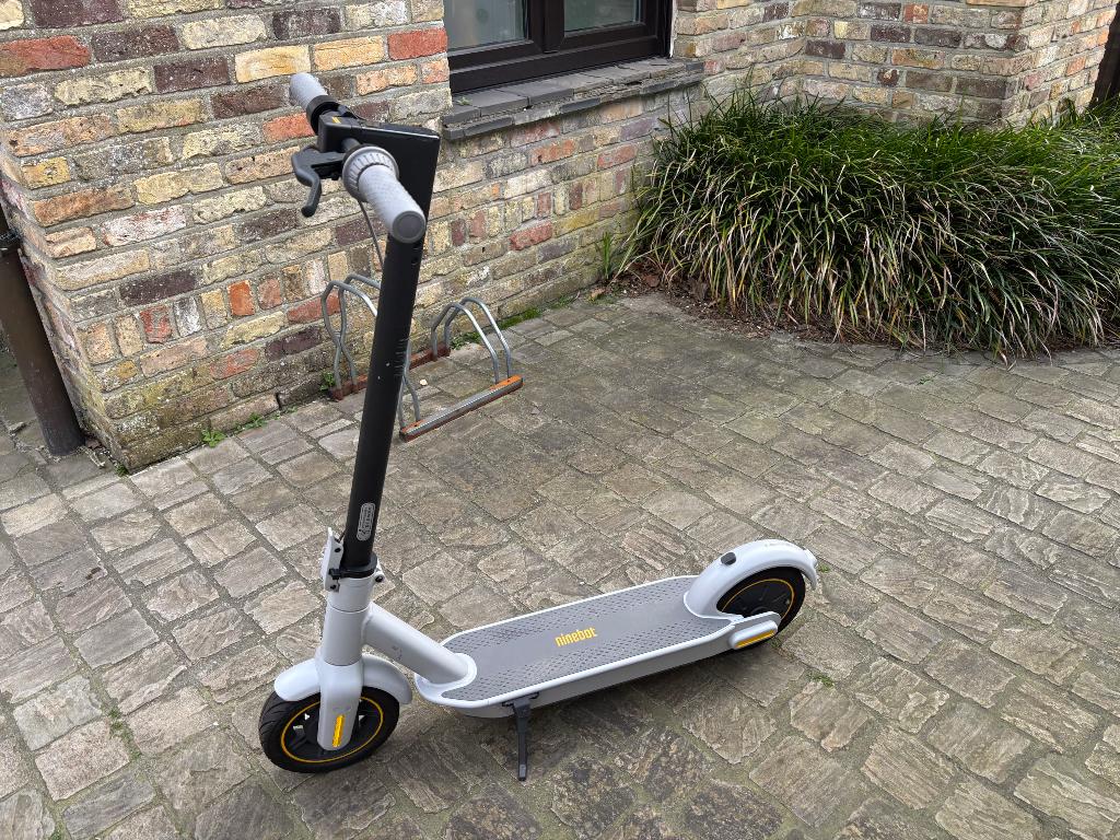 Ninebot G30LE, Fietsen en Brommers, Steps, Ophalen, Zo goed als nieuw, Elektrische step (E-scooter), Ninebot