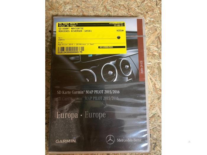 Navigation carte SD d'un Mercedes Diversen, Autos : Pièces & Accessoires, Électronique & Câbles, Neuf, Enlèvement ou Envoi