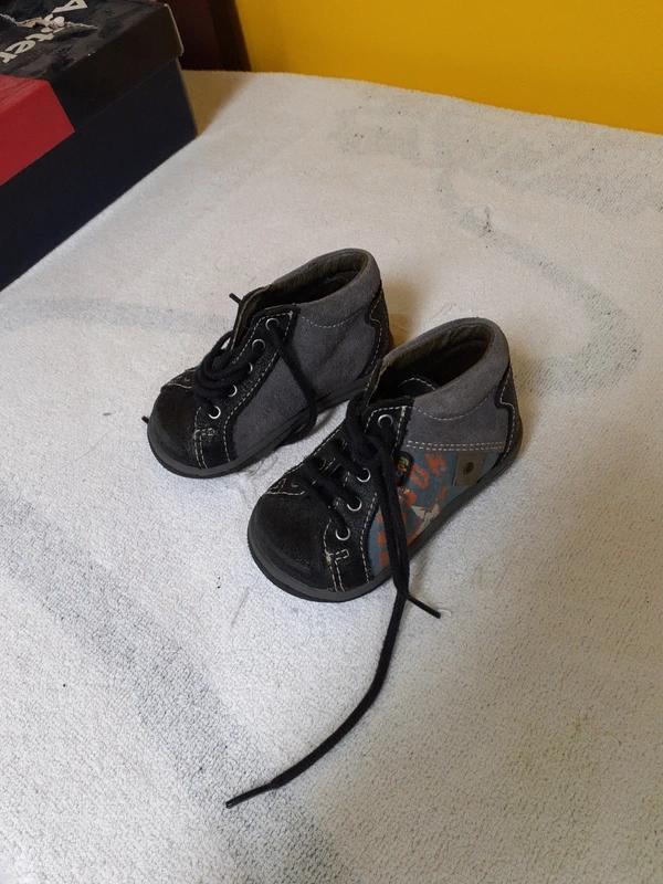 Chaussure bébé pointure 18, Enfants & Bébés, Vêtements de bébé | Chaussures & Chaussettes, Garçon, Enlèvement ou Envoi, Bottines