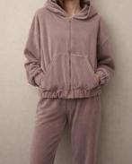 Zachte velours huispak met capuchon – comfy & stijlvol, Kostuum of Pak, Nieuw, Ophalen of Verzenden, Roze