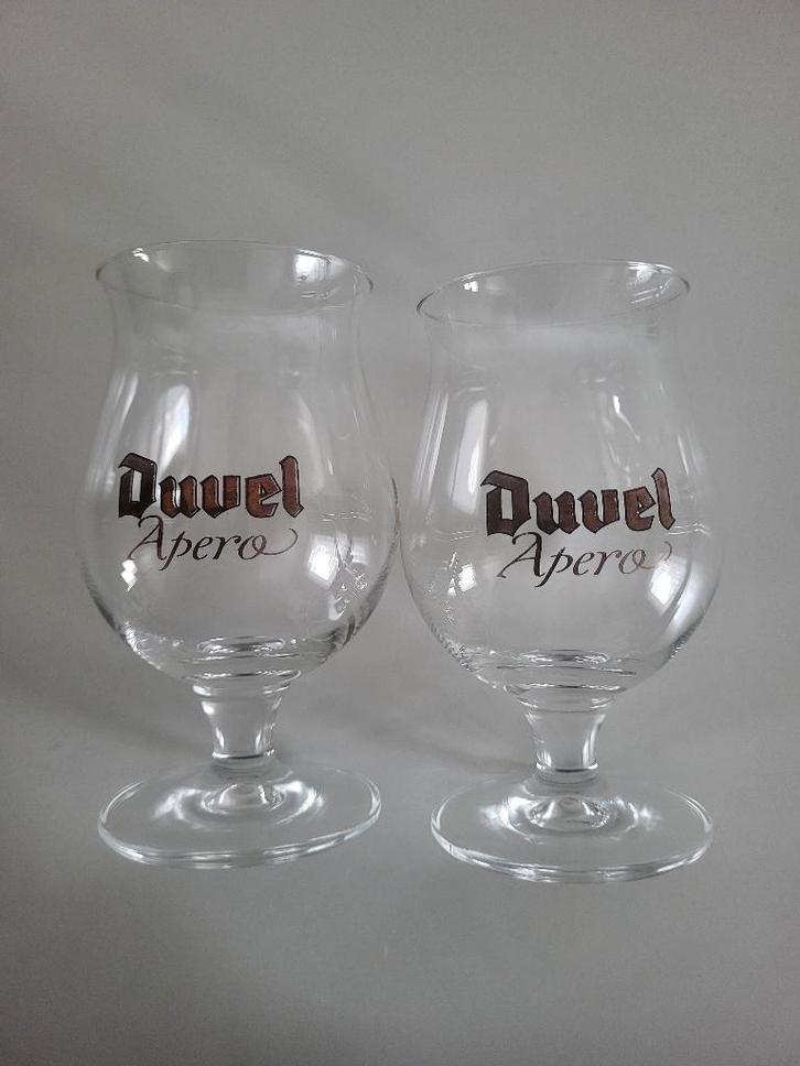 2 kleine apero glaasjes duvel bierglas 13 cm gouden letters, Collections, Verres & Petits Verres, Comme neuf, Verre à bière, Enlèvement ou Envoi