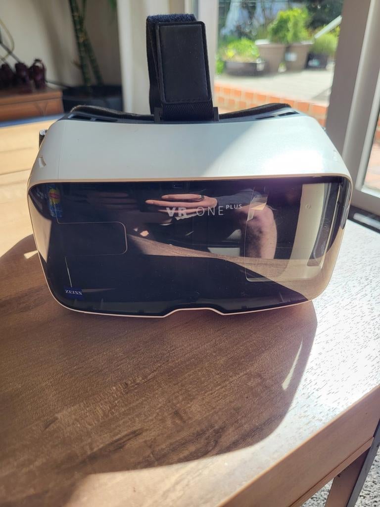 Zeiss VR One Plus Virtual Reality Headset, Enlèvement