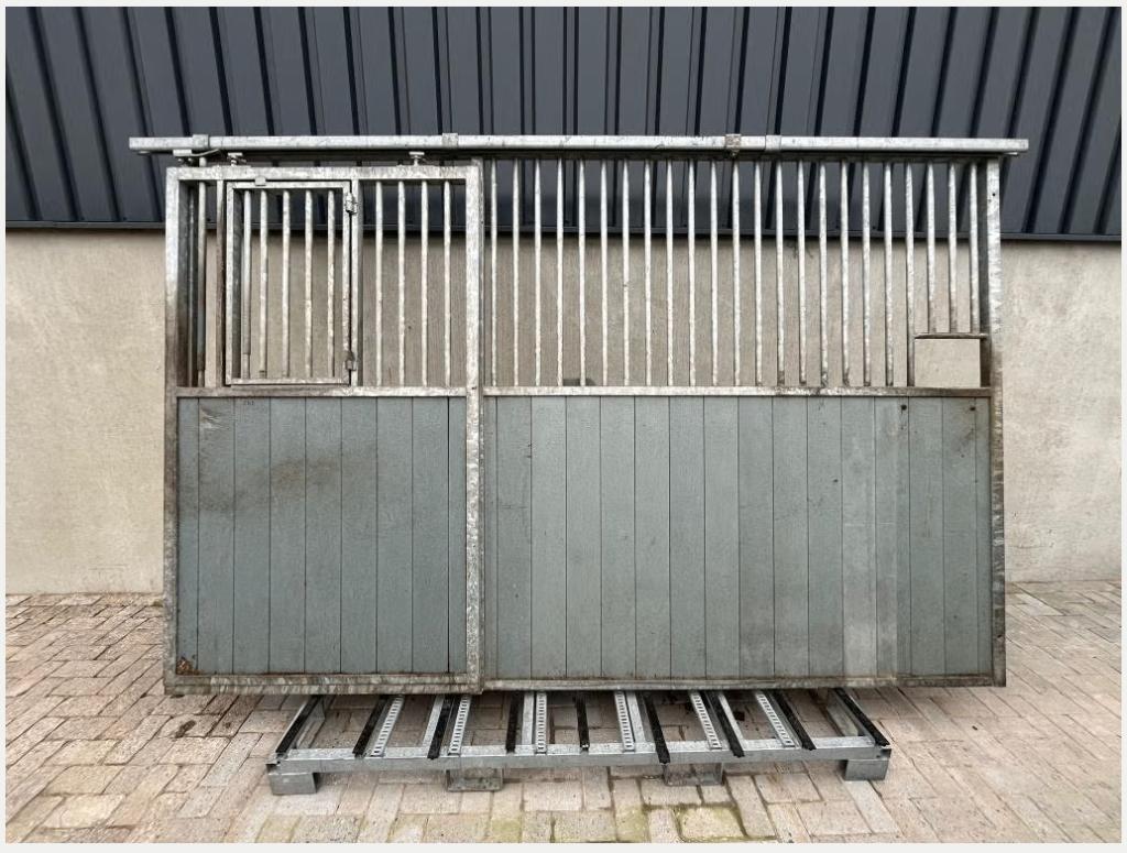 Voorwand met schuifdeur | 3350 x 2200 mm | Gebruikt, Dieren en Toebehoren, Weidegang, 4 paarden of pony's of meer