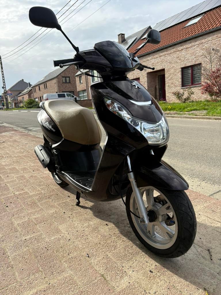 Scooter peugeot kisbee classe A 2019 injection, Vélos & Vélomoteurs, Comme neuf, Enlèvement, Classe A (25 km/h), Essence