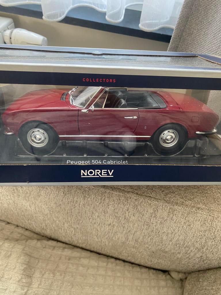 Peugeot 504 cabriolet 1969  Norev 1/18, Enlèvement ou Envoi, Comme neuf, Norev