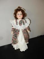 nr.566 - Porseleinen pop J, Enlèvement ou Envoi, Poupée