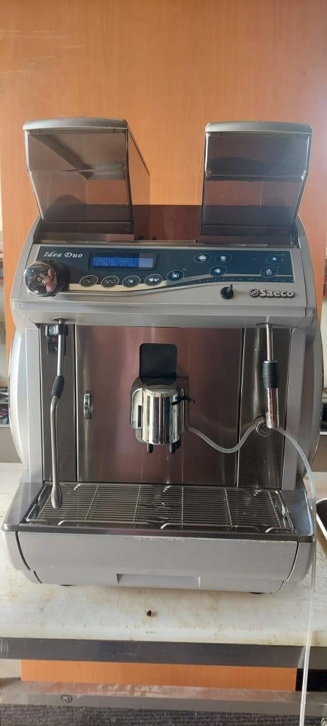 Volautomatische gereviseerde espressomachine Saeco, Espresso apparaat, Refurbished, 2 tot 4 kopjes, Gemalen koffie