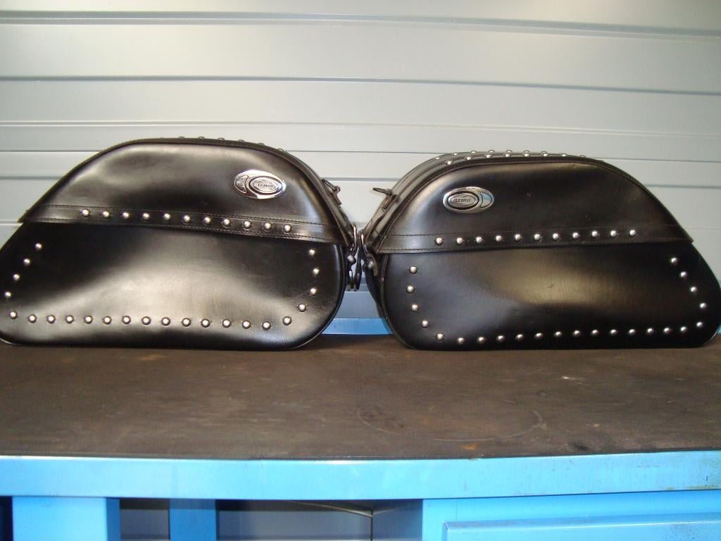 leder zijtassen set universeel met spijkers, Motos, Accessoires | Valises & Sacs, Enlèvement, Utilisé