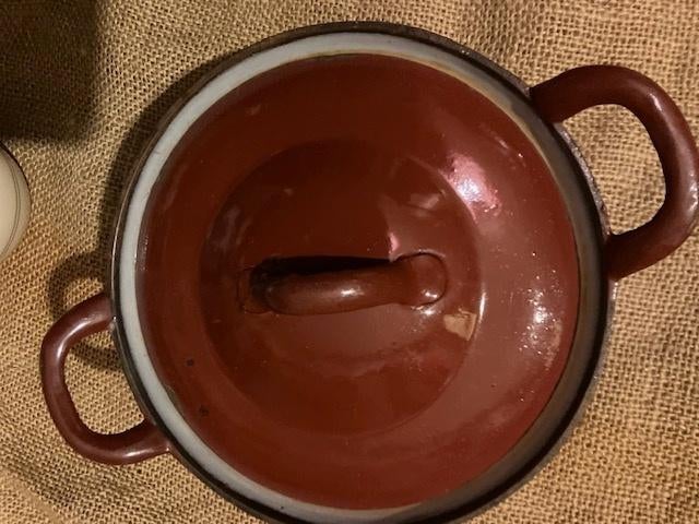 KLEINE VINTAGE BRUINE EMAIL KOOKPOT DIAM : 16 CM. H : 11 CM, Antiek en Kunst, Ophalen of Verzenden