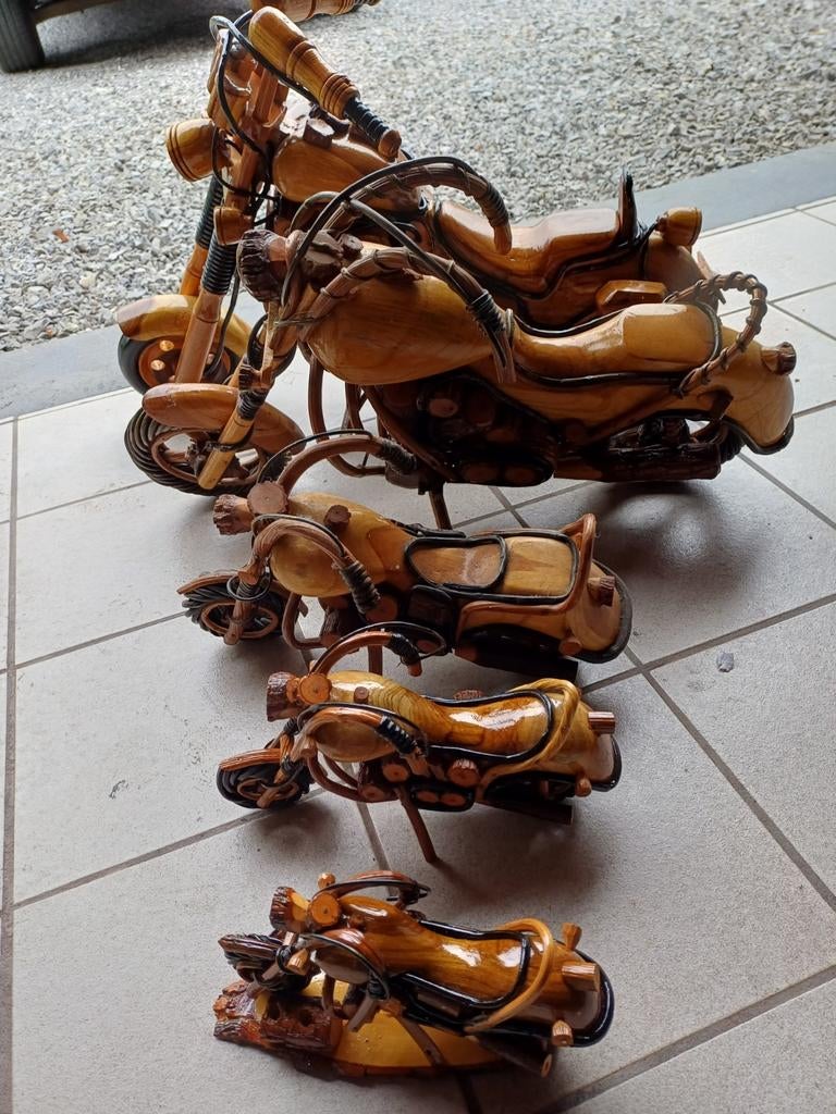 Lot de motos en bois, Enlèvement, Bois