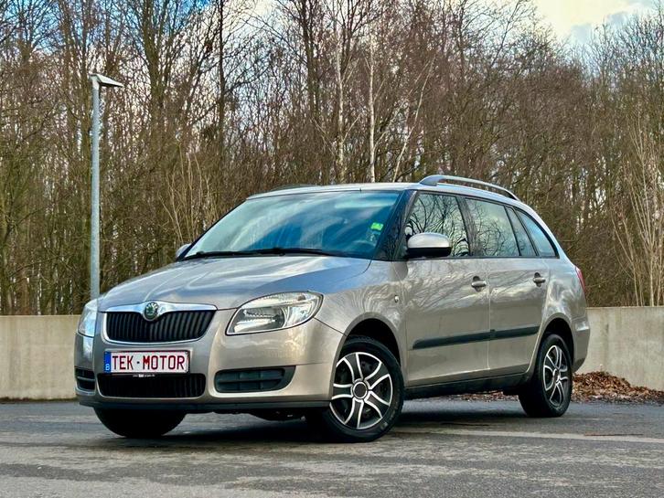 SKODA FABIA 1.2 BENZINE, GEKEURD, AIRCO, TREKHAAK, Autos, Skoda, Entreprise, Achat, Fabia, ABS, Phares directionnels, Airbags