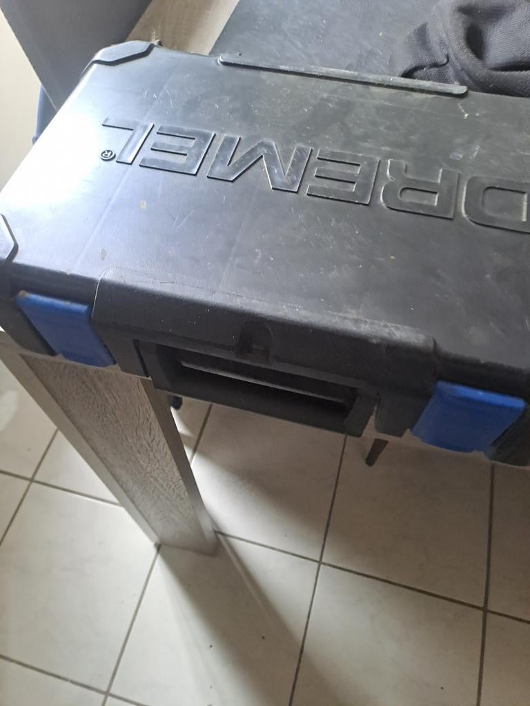 Dremel 4000, Enlèvement