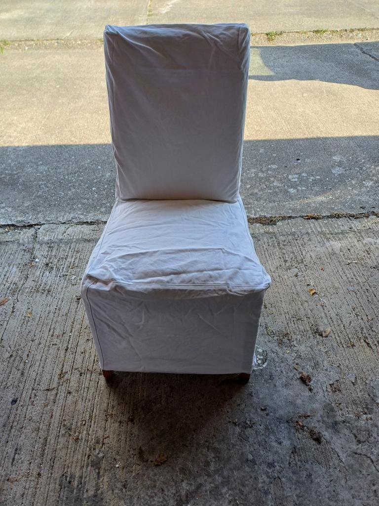 Ikea stoelen, Enlèvement