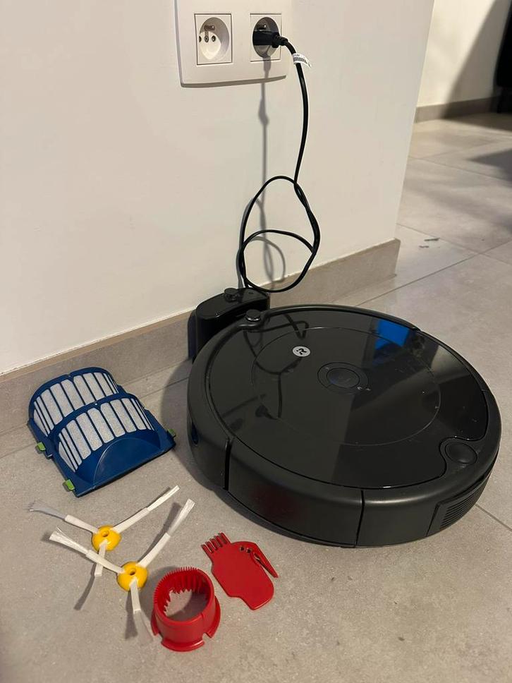 Robot stofzuiger Roomba 600 series, Elektronische apparatuur, Stofzuigers, Zo goed als nieuw, Stofzuiger, Reservoir, Ophalen
