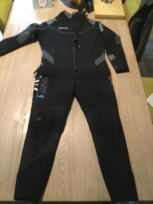 Mares Flexa 86 Divesuit Man size 5W aan 200€ - Ecocheques, Sports nautiques & Bateaux, Plongée, Comme neuf, Enlèvement ou Envoi