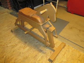 schommelpaard beschikbaar voor biedingen