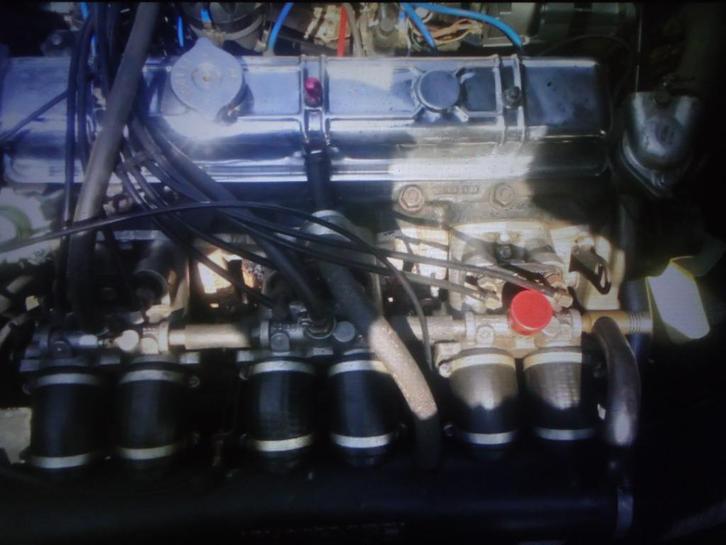 TRIUMPH TR6 PI 150 PK UIT 1969, Auto's, Oldtimers, Particulier, Triumph, Cabriolet, 2 deurs, Handgeschakeld, Wit, Zwart, Leder
