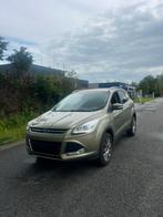 Ford Kuga - Automaat - Benzine, SUV ou Tout-terrain, Carnet d'entretien, Vert, Cuir et Tissu