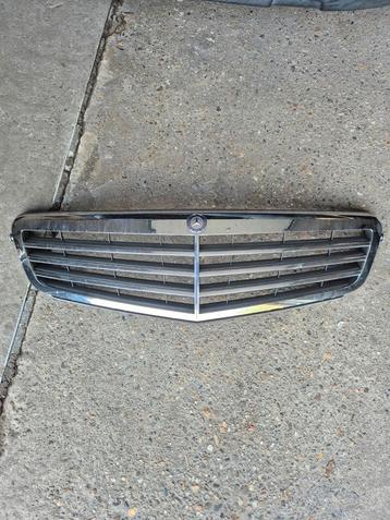 Mercedes c klasse grille w204 beschikbaar voor biedingen