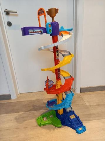 Vtech tornado stuntpark met 3 auto's  beschikbaar voor biedingen