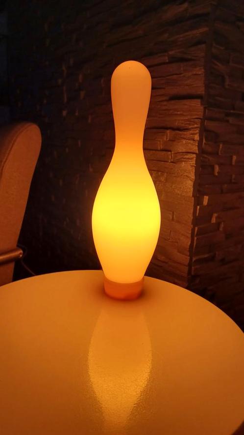 Dutch Design bowlinglamp, Huis en Inrichting, Lampen | Tafellampen, Zo goed als nieuw, Kunststof, Ophalen of Verzenden