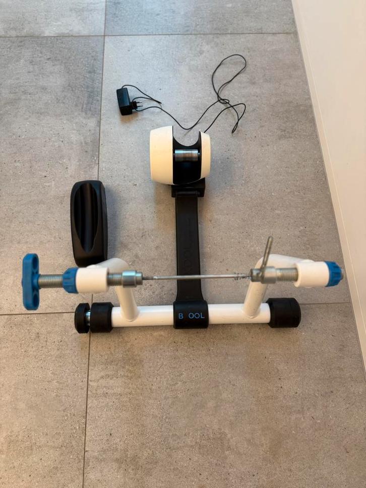 Bkool pro smart fietstrainer (Rouvy app), Sport en Fitness, Wielrennen, Gebruikt, Ophalen