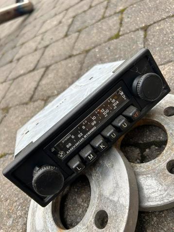 Oude bmw radio beschikbaar voor biedingen
