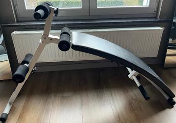 Buik en rugspierbankje beschikbaar voor biedingen