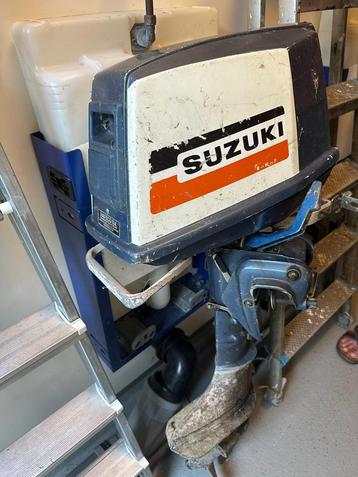 Suzuki 2-takt buitenboordmotor 9pk beschikbaar voor biedingen