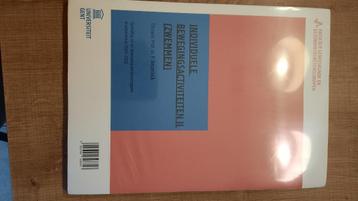 Studieboeken 1ste/2de bachelor bewegingswetenschappen  beschikbaar voor biedingen