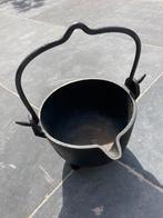 Antieke smeltkroes in gietijzer, Ophalen