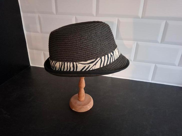 Strohoed zwart, Kleding | Dames, Hoeden en Petten, Gedragen, Hoed, 58 cm (L, 7¼ inch) of meer, Ophalen of Verzenden