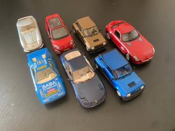 Modelauto’s schaal 1:24 beschikbaar voor biedingen