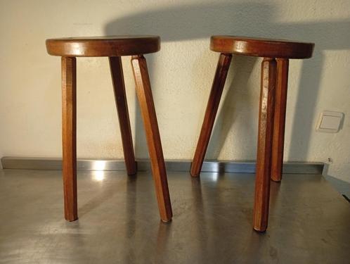 Driepootkruk in vintage stijl, Huis en Inrichting, Krukjes, Hout, Ophalen