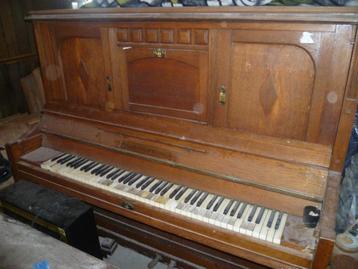 GROOTE OUDE PIANO GRATIS, Antiek en Kunst, Ophalen
