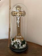 Kruis onder glazen stolp, Huis en Inrichting, Woonaccessoires | Stolpen, Ophalen, Gebruikt